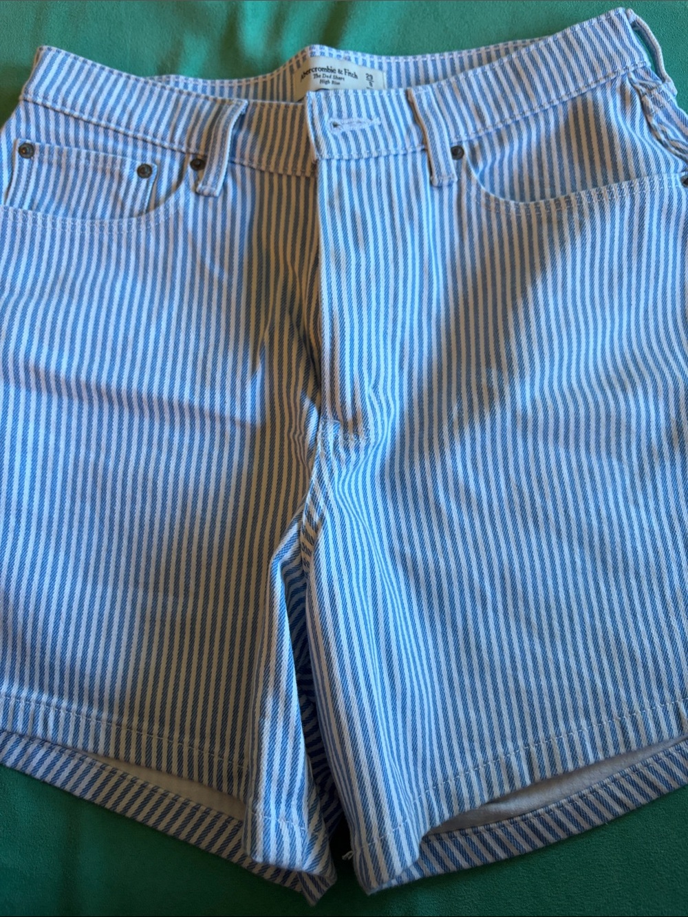 Abercrombie and fitch the dad short high rise blue white stripe size 8 curvelove - Picture 3 of 5
